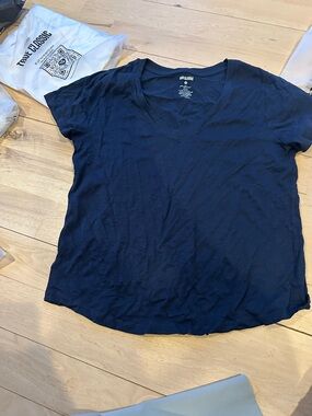 True Classic Women's Navy V-Neck Tee